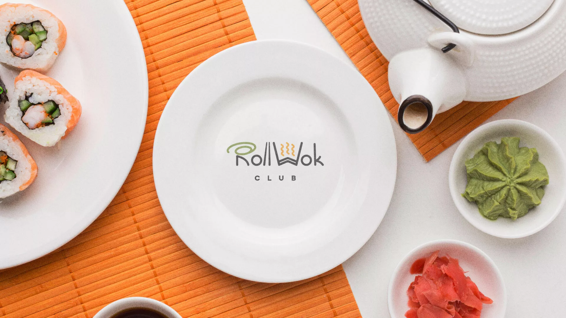 Разработка логотипа и фирменного стиля суши-бара «Roll Wok Club» в Чите